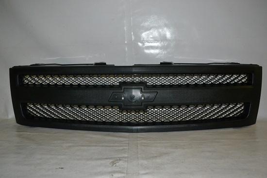 PARRILLA CHEVROLET 2008-2012 NEGRA TEXTURADA