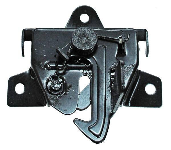 CHAPA COFRE VERNA 04-06