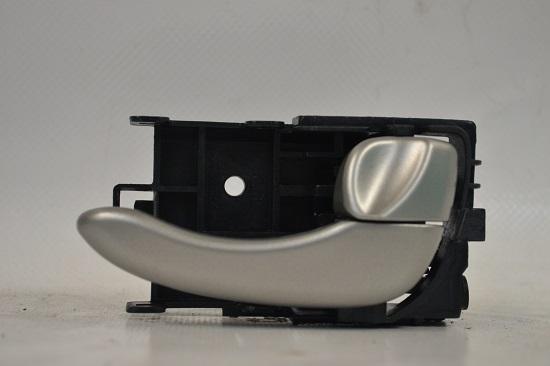 MANIJA INTERIOR MAXIMA 00-03 DEL=TRAS NEGRA/ CROMO L