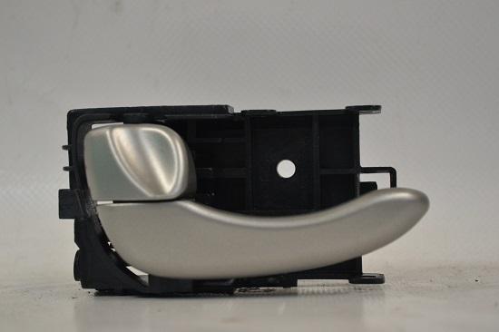 MANIJA INTERIOR MAXIMA 00-03 DEL=TRAS NEGRA/CROMO R