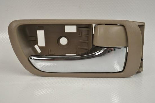 MANIJA INTERIOR CAMRY 02-06 DEL=TRAS CROMO BEIGE R