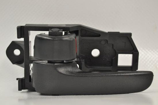 MANIJA INTERIOR CAMRY 97-01/ SOLARA 99-01/ SIENNA 98-03 DEL=TRAS NEGRA/CROMO R