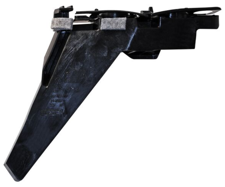 GUIA FASCIA DELANTERA JETTA 19-21 L CN