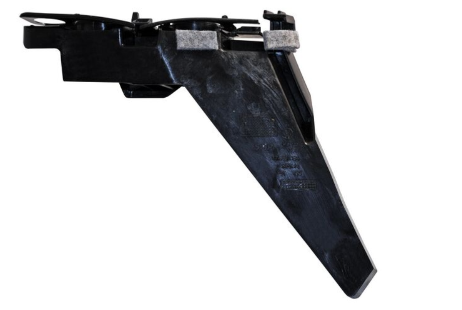 GUIA FASCIA DELANTERA JETTA 19-21 R CN