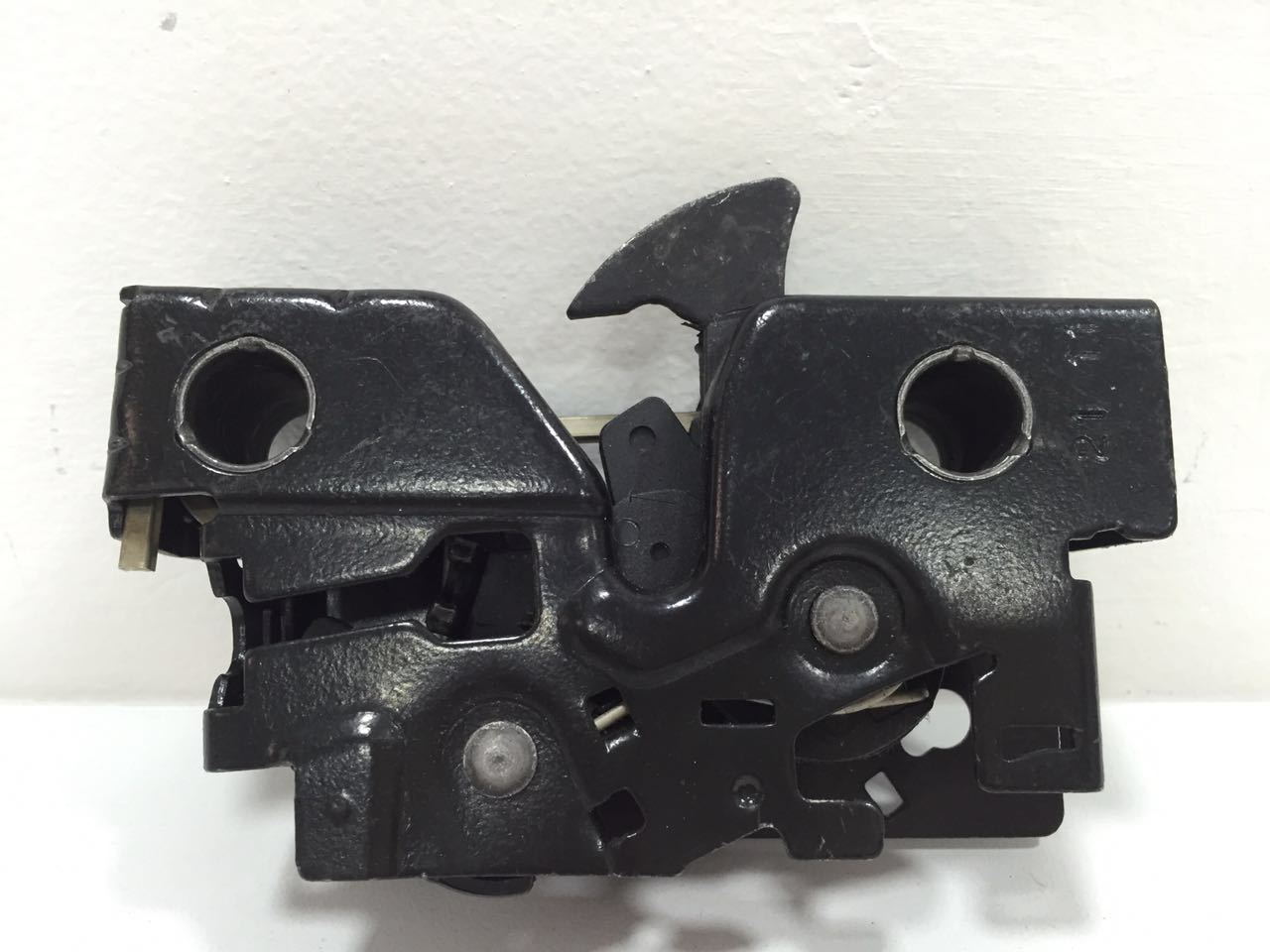 CHAPA COFRE GOL 08-12/VENTO 14-19/SAVEIRO 10-18/JETTA 11-18/BEETLE/IBIZA/PASSAT/POLO 14-19/SPORTVAN 07-09/CROSSFOX/GOLF 09-20/T-CROSS 20-21/UP 16-18