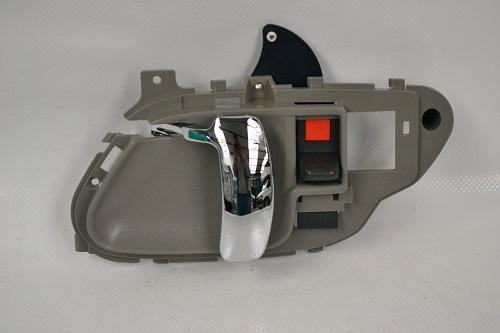 MANIJA INTERIOR CHEV PU/ CHEYENNE/ CUSTOM/ SIERRA/ BLAZER 94-98/ YUKON/ TAHOE/ SUBURBAN/ ESCALADE 95-99 GRIS CROMO R