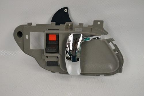 MANIJA INTERIOR CHEV PU/ CHEYENNE/ CUSTOM/ SIERRA/ BLAZER 94-98/ YUKON/ TAHOE/ SUBURBAN/ ESCALADE 95-99 GRIS CROMO L