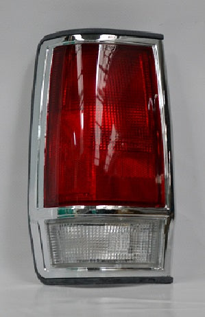 CALAVERA NISSAN 720 85-86 CROMO USA L