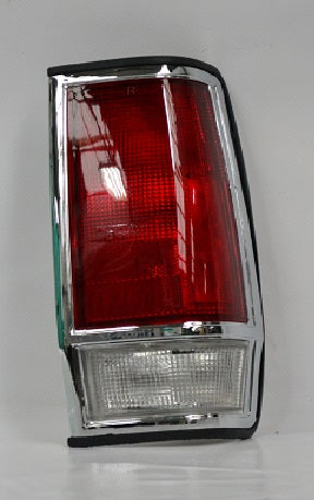 CALAVERA NISSAN 720 85-86 CROMO USA R