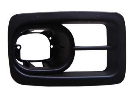 PARRILLA FASCIA URVAN 02-06 C/HOYO P/FARO R