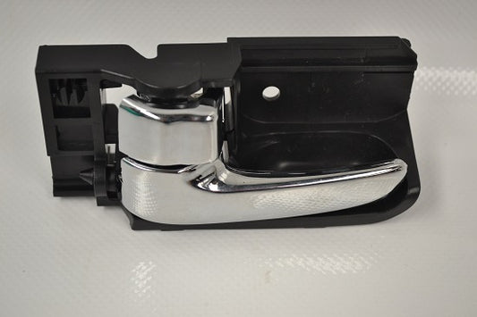 MANIJA INTERIOR HIACE 06-12/ COROLLA/ MATRIX 03-08/ HILUX/ TACOMA 05-08 DEL=TRAS CROMO L
