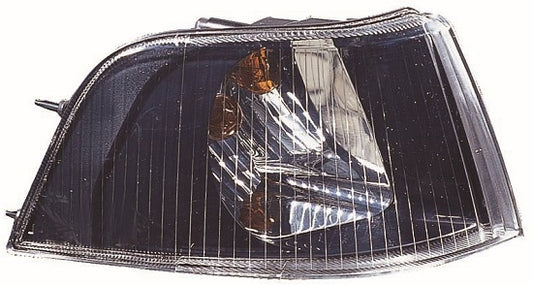 CUARTO PUNTA VOLVO S40 01-03 FONDO NEGRO ( TYC ) RH