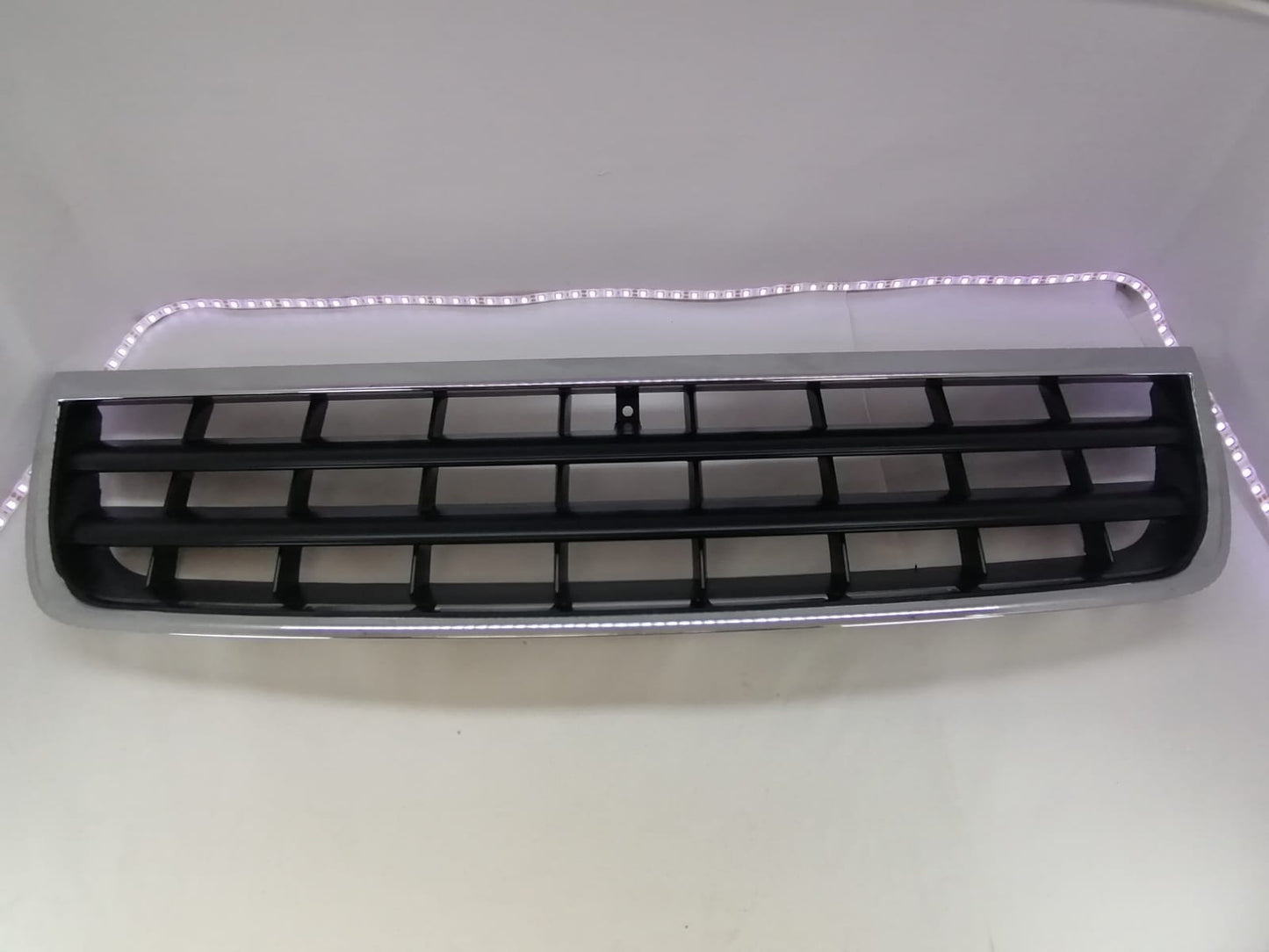 PARRILLA TOUAREG 04-07 MOLDURA CROMO SIN EMBLEMA